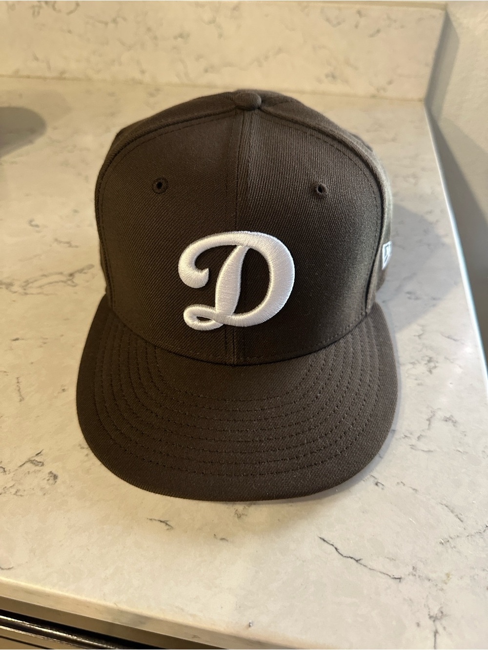 Los Angeles Dodgers Brown Fitted Cap Size 7 3/8. Worn once or twice, like new.